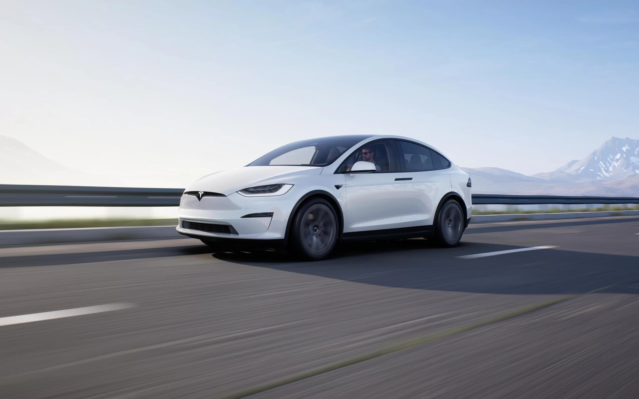 The Tesla Model X is a Midsize SUV With a Powerful 1,020-Horsepower Engine